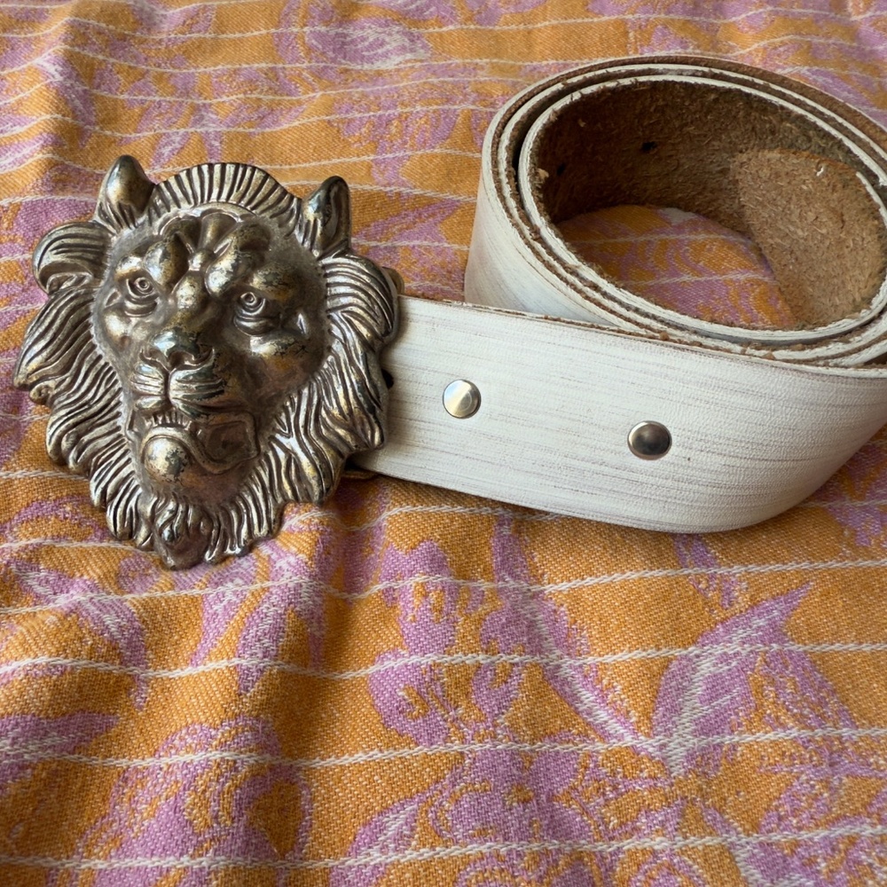 Genuine Leather Belt with Lion Head Buckle, size 34, fits 31 to 34 - Picture 2 of 4